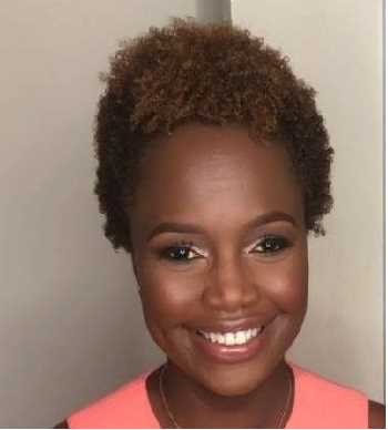 व्हाइट हाउस प्रेस सचिव के रूप में काराइन जीन-पियरे ने पहली ब्रीफिंग की